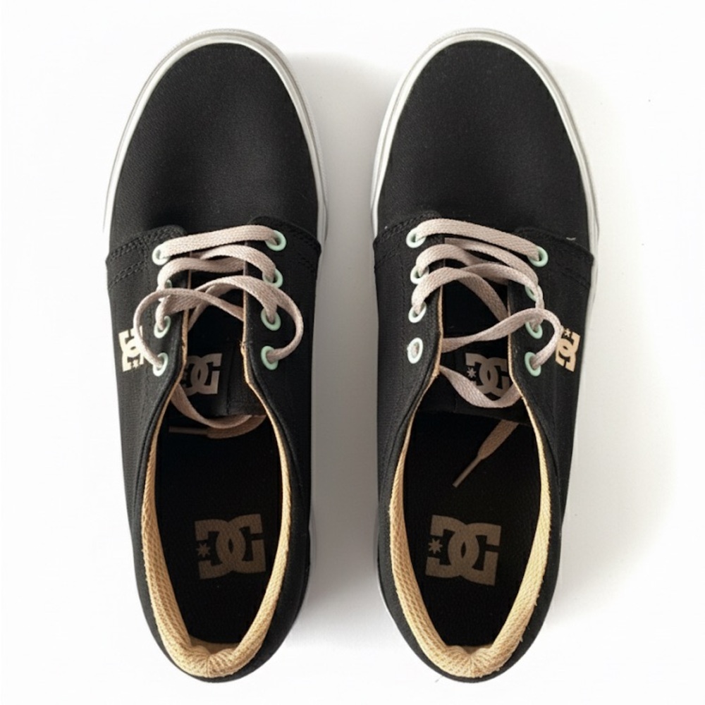 DC Trase TX Black/Pink Low Top Skate Shoes - Women's Size 8.5